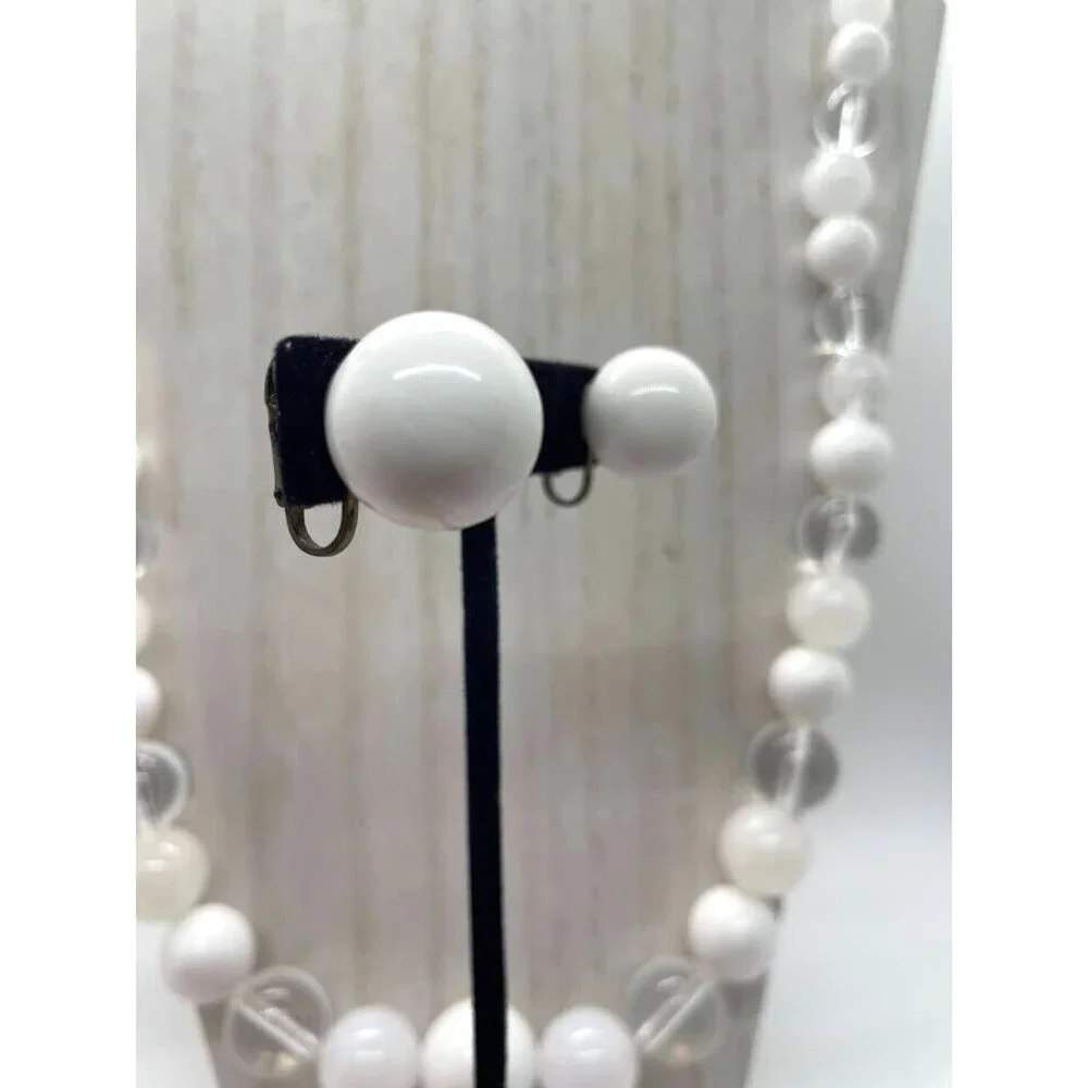 Vintage Plastic Graduated Beads Opaque White Clear 29